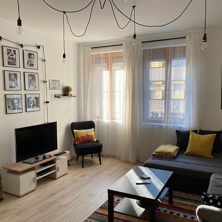 Room Bueno Eger Bagian luar foto