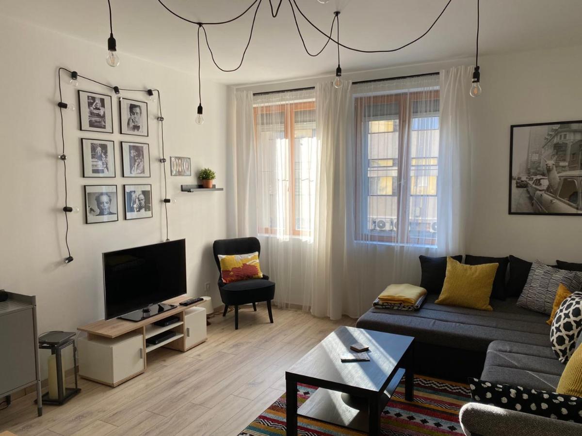 Room Bueno Eger Bagian luar foto