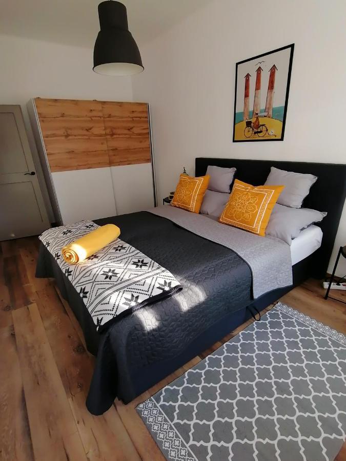Room Bueno Eger Bagian luar foto